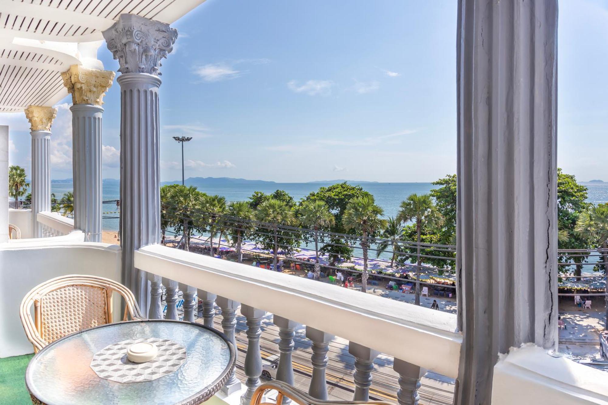Happy Vikings - Beachfront Jomtien Beach Esterno foto